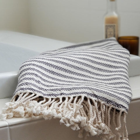 QuiQuattro Stripes Turkish Towel: Luxurious Absorbency for